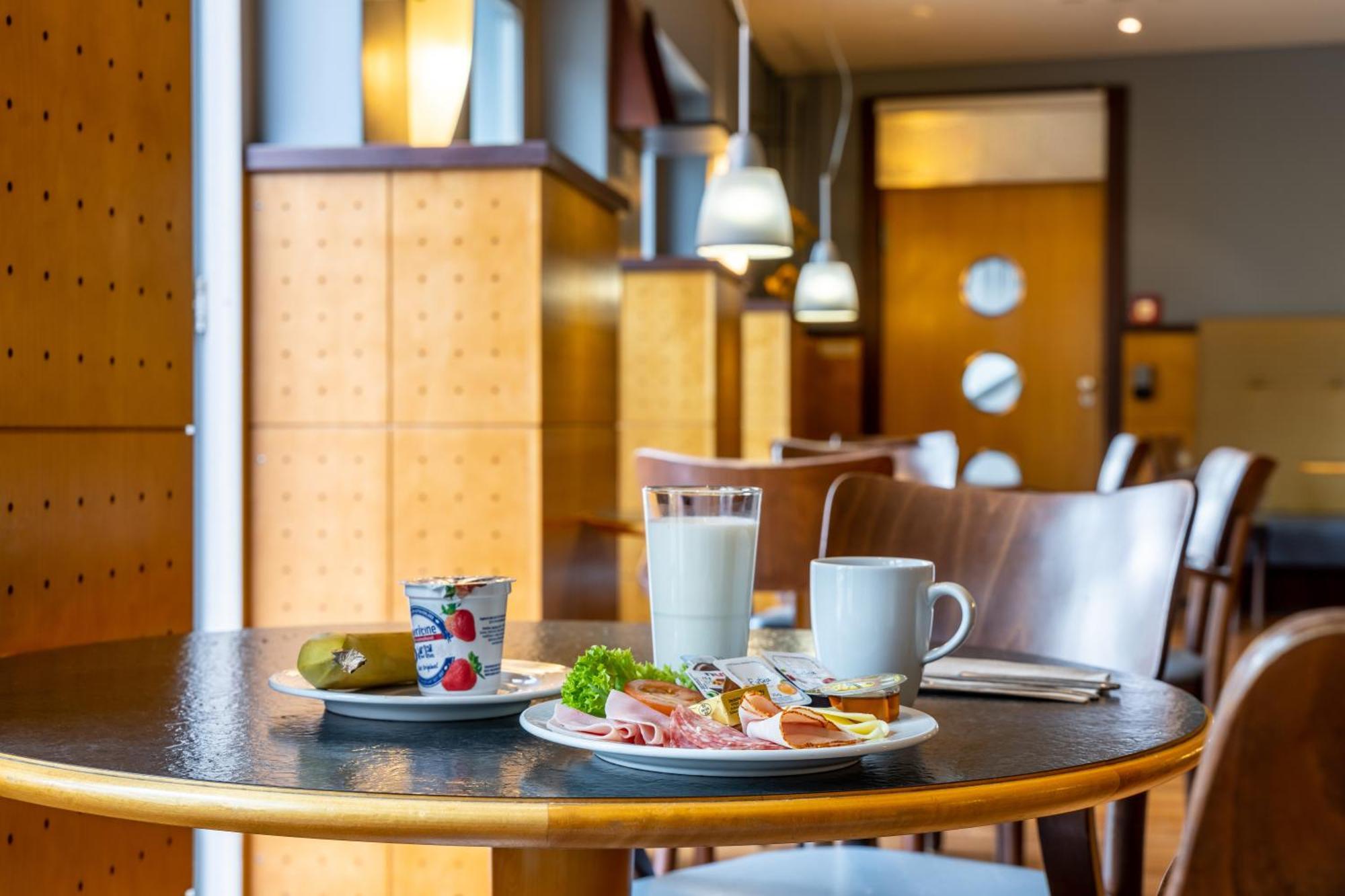 Hotel Leipheim Sued Ngoại thất bức ảnh