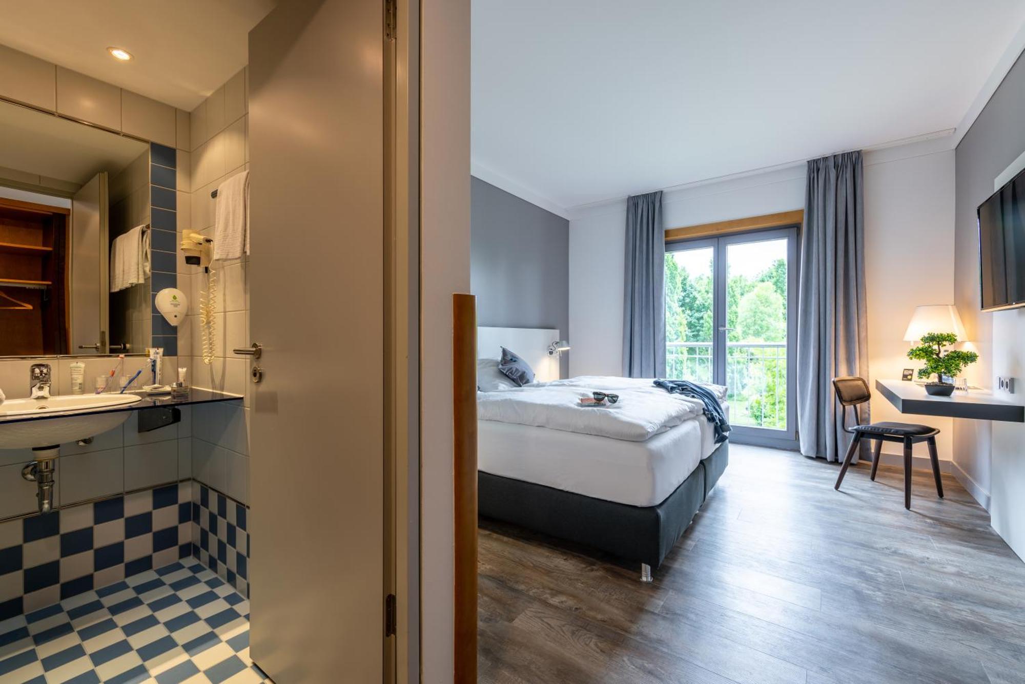 Hotel Leipheim Sued Ngoại thất bức ảnh